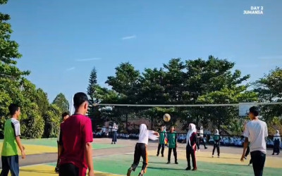Keseruan Pertandingan Voli Campuran Warnai Class Meeting SMP Negeri 1 Jumantono