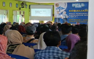 SOSIALISASI MPLS RAMAH SMP NEGERI 1 JUMANTONO